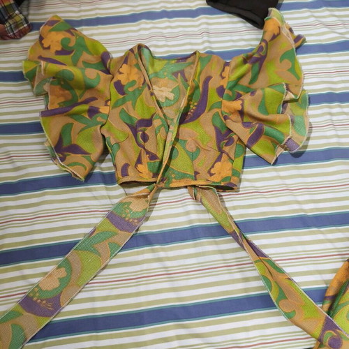 Beach set top and skirt envelope like new, size XS