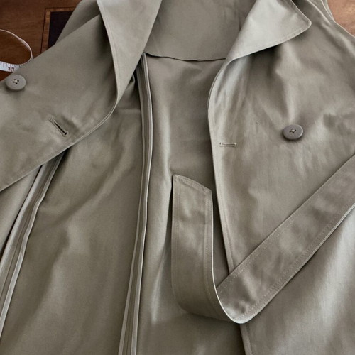 Armani Exchange sleeveless camel trench coat like new, size M