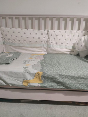 Baby cot-bed like new with drawer and mattress