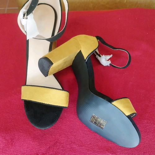 GOGO women's sandals new, size 40, mustard color, 10 cm heel