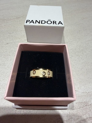 Pandora ring like new, beige and gold