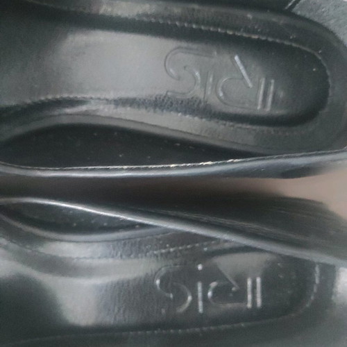 Iris luxury low heels size 12 in very good condition with box