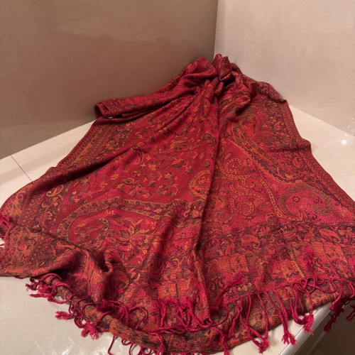 Cotton and silk scarf in red, like new