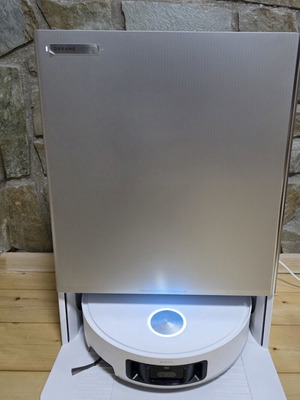 Dreame Matrix 10 Ultra robot vacuum like new