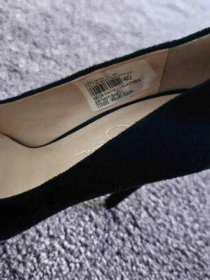 Jessica Simpson black pumps like new, size 40