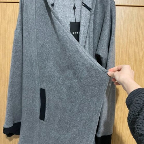DKNY set gray like new, fleece fabric, comfortable and warm