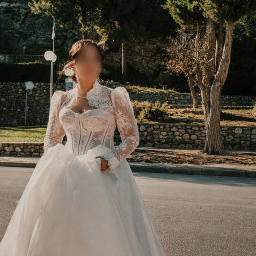Romantic wedding dress new, lace and tulle, size 44 adaptable