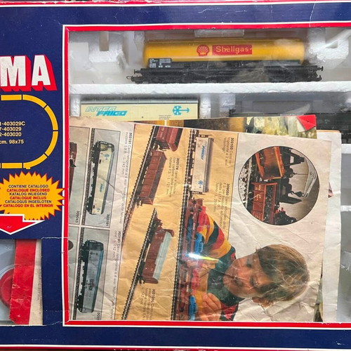 Vintage model trains used, pack of two