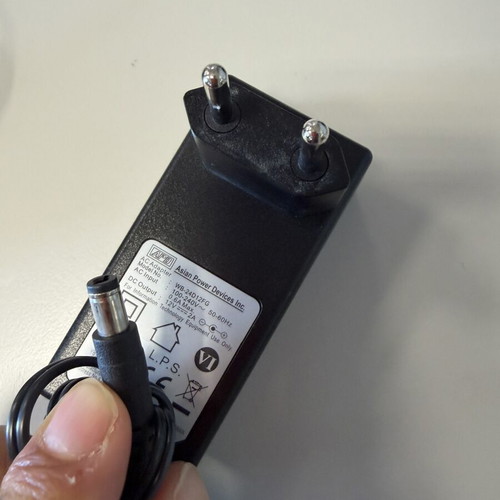Power adapters 8 pieces 12 volt like new