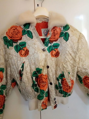 Floral jacket used GMV with fur collar, size S