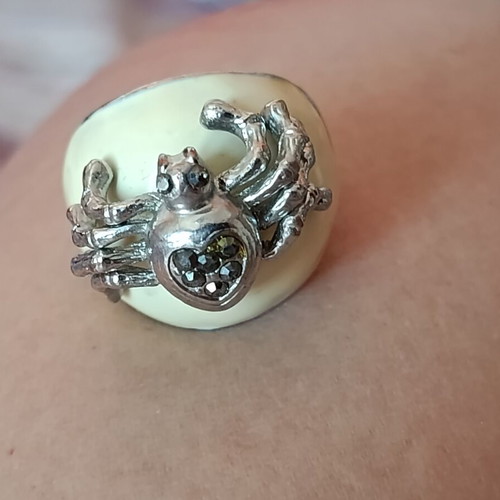 Unique ring with rhinestones, beige and silver