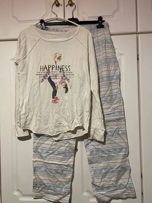 Set pajamas used with white blouse and blue-white-pink striped pants size M-L