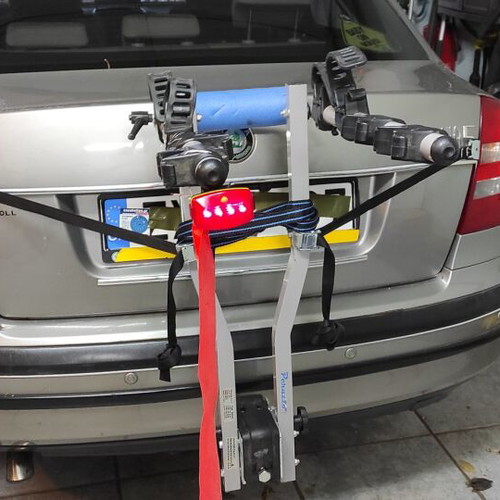 Bicycle Rack for Tow Bar like new, holds four bikes