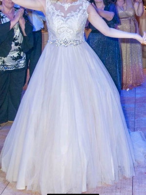Rebecca Johnson Design wedding dress used, size M, beige