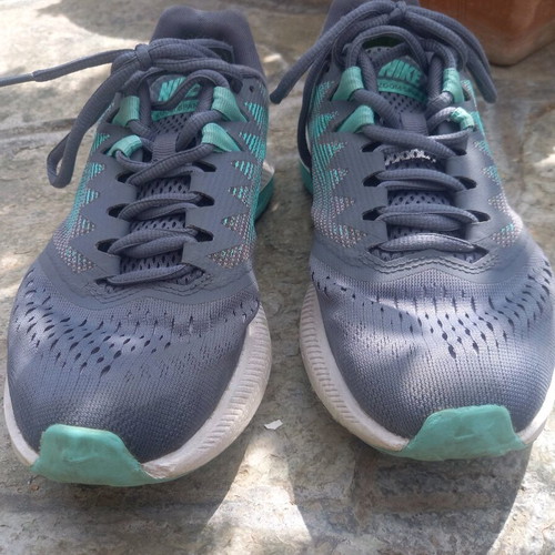 Nike athletic shoes like new, gray and turquoise, size 38