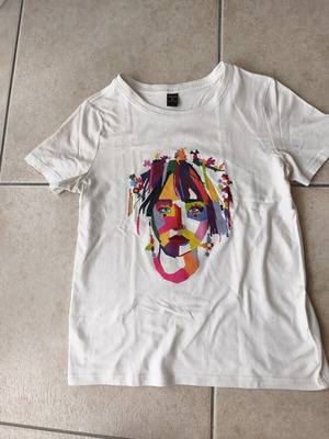Tshirt Shein like new with colorful print, size XS