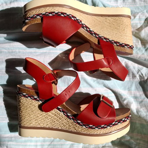 Alta Moda red platform sandals like new, size 41