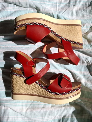 Alta Moda red platform sandals like new, size 41