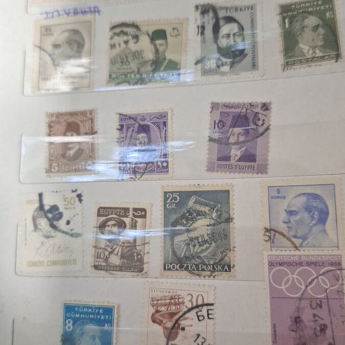 Stamp collection like new, about 400 pieces in album