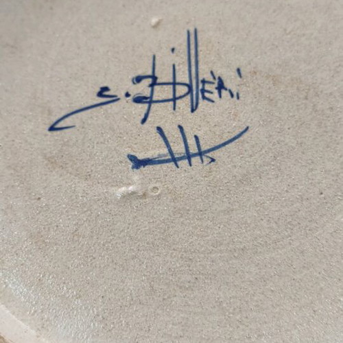 Decorative plates like new, pack of 2, handmade with artist signature