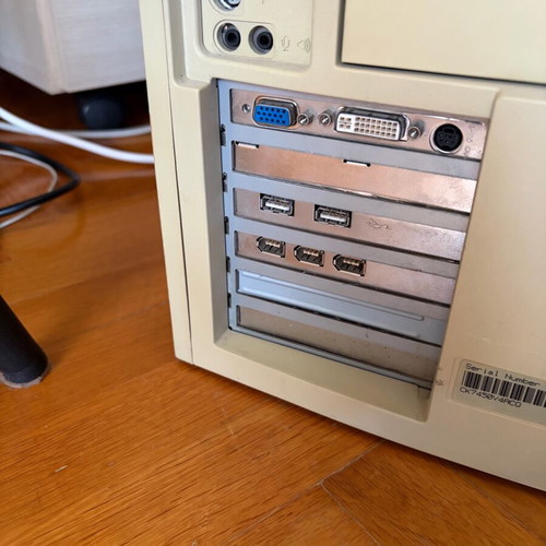 Apple Power Macintosh 9600/300 used with Sonnet Cresendo G4/400 accelerator