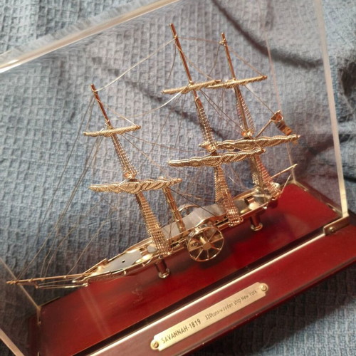 SS Savannah 1819 collectible metal model ship in display case