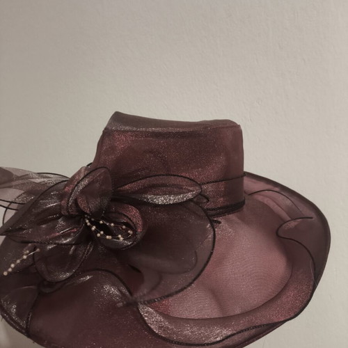 Women's red fascinator hat like new