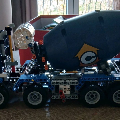 Lego Cement Mixer 42112 used with missing parts