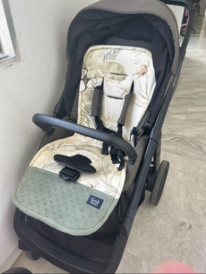 Inglesina Aptica XT stroller like new, reversible seat, large canopy