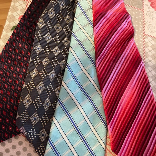 Branded ties used, pack of 4 pieces