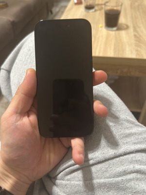 iPhone 14 Pro 256 GB black like new with case and tempered glass