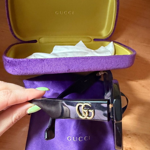 Gucci sunglasses like new, black