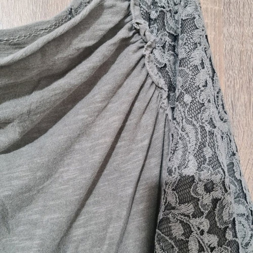 Women's mako dress new, grey with intricate lace