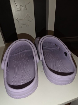 Crocs slippers for girls like new, lilac, size C10