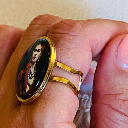 Handmade adjustable gold-tone ring with Frida Kahlo self-portrait