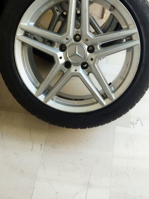 Mercedes Γνήσια μεταχειρισμένα ζαντολάστιχα 17" 225/45/17 μόνο για καλοκαίρι