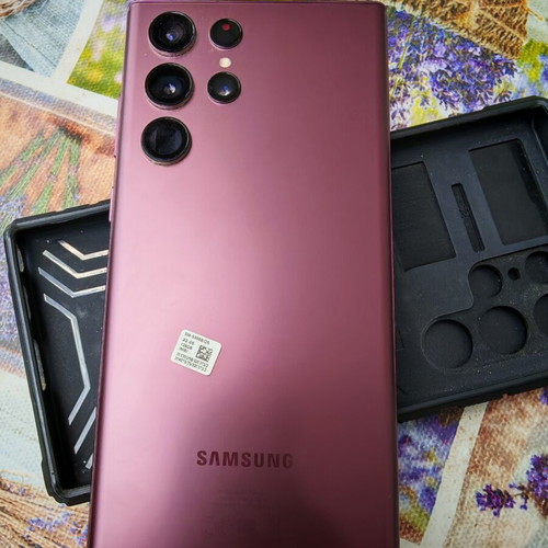 Samsung S22 Ultra phone like new, purple, 128GB, 20+ MP camera