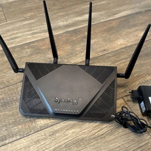 Synology RT2600ac Wireless Router like new, Wi-Fi 802.11ac