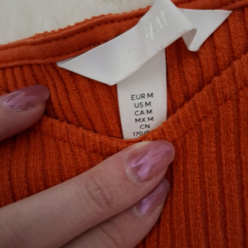 H&M blouse like new, size M, bright coral color