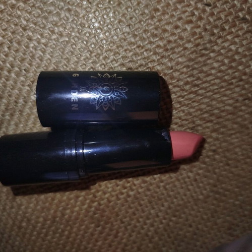 Garden lipstick soft pink used