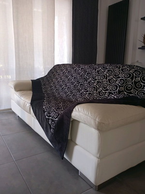 Double-sided throw with embossed texture, like new