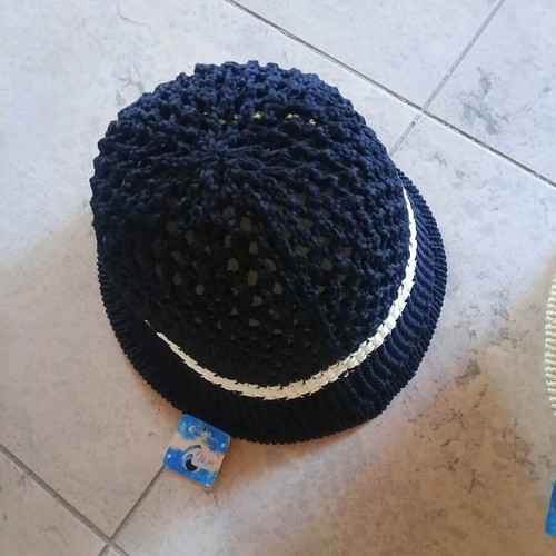 Handmade knitted hat, one size, black or white