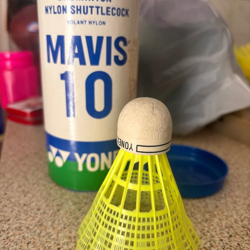 2 Yonex badminton feathers