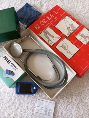 Stethoscope, oximeter and elastic socks new