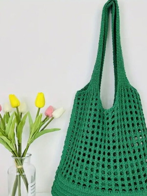 Green knitted shoulder bag like new
