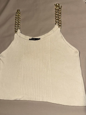 Beige ribbed top S-M with gold chain