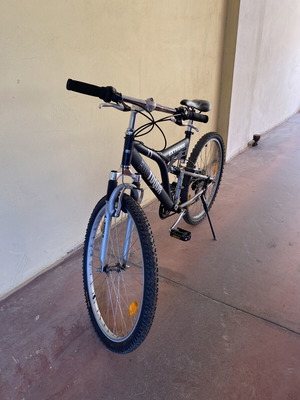 Outdoor Extreme 26” Mountain Bike used with dual suspension