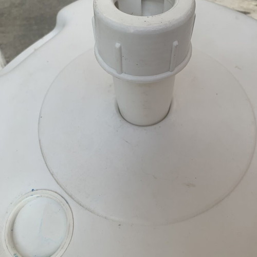 Umbrella base like new, plastic, water-fillable