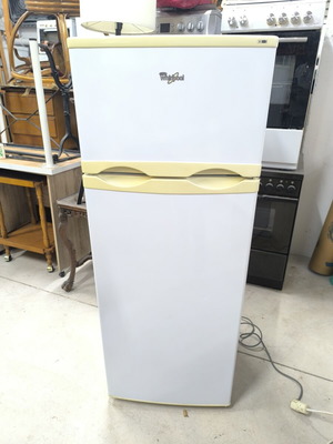 Whirlpool refrigerator like new 142×54×54 cm