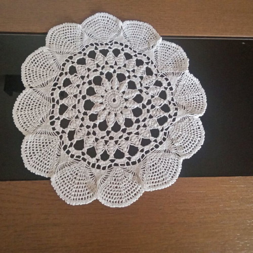 Knitted handmade doilies new, 3 pieces, 1 beige and 2 white